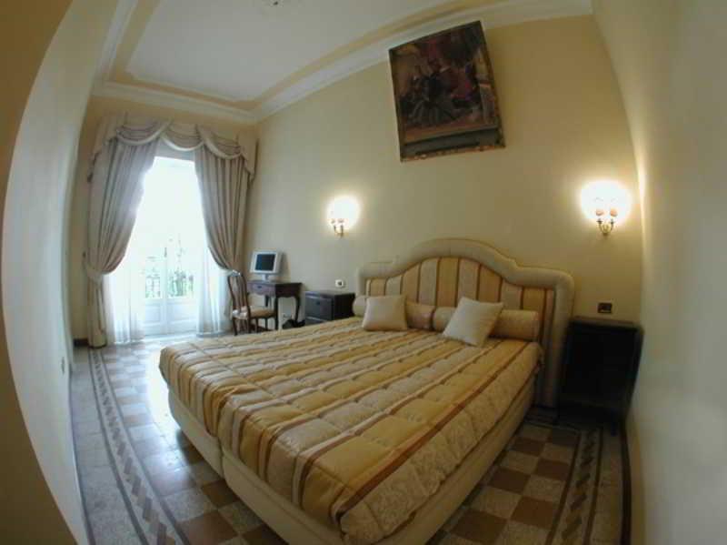 Episcopo Lipinsky Luxury Suites Rome Bilik gambar